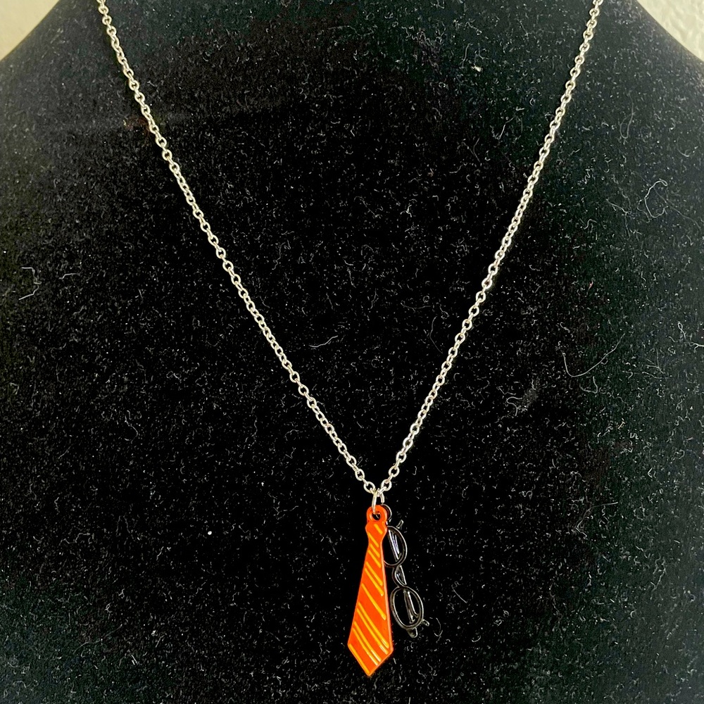 Harry Potter Round Glasses & Gryffindor Tie Necklace